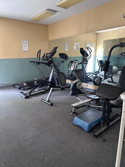 Building Photo - 10786 N Kendall Dr