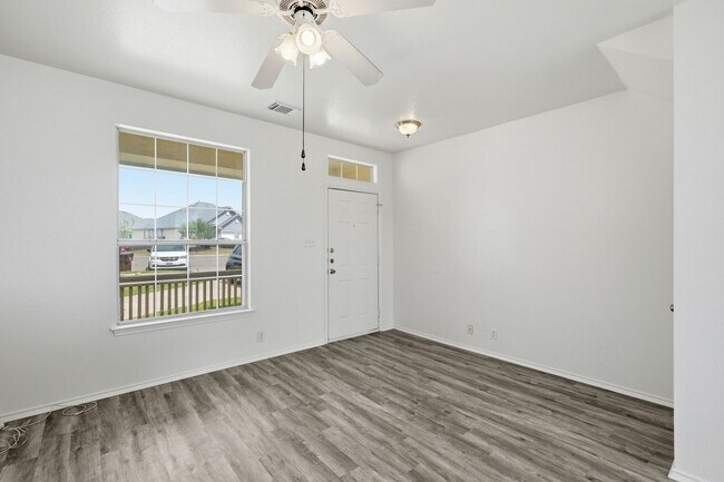 Building Photo - 2849 Southampton Way