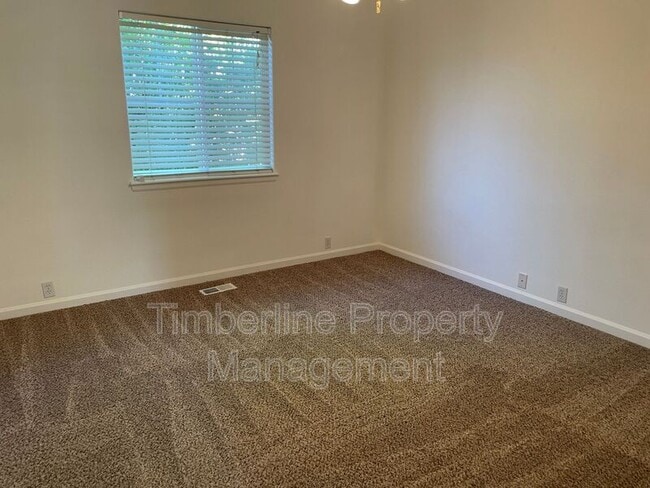 Building Photo - 4024 Diamond Ridge View