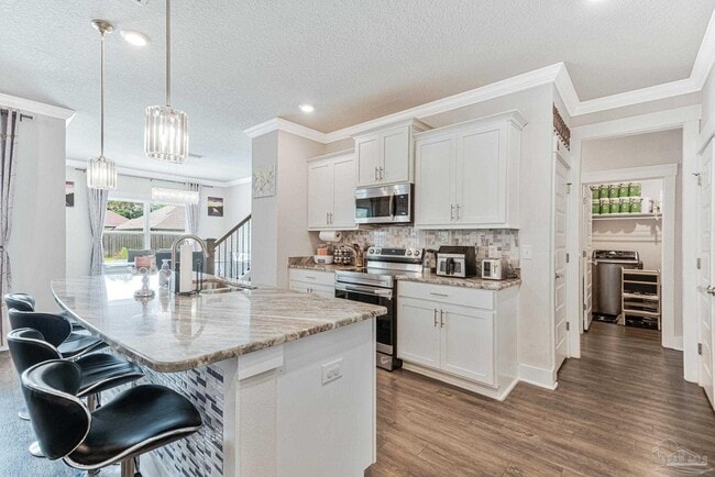 Building Photo - 6076 Cherry Hill Cir