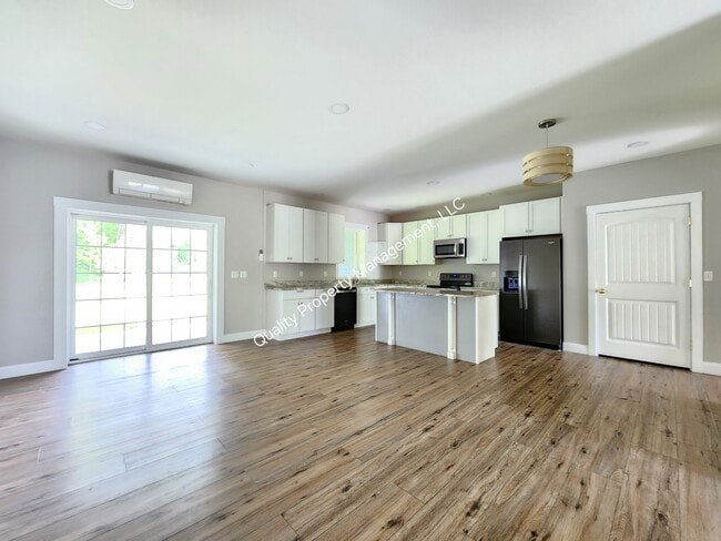 Building Photo - 364 Sawyer Rd