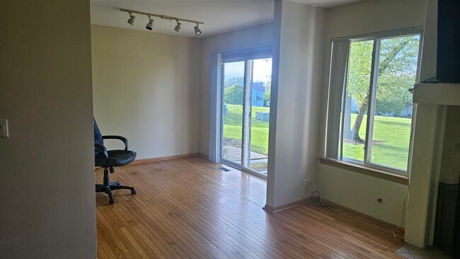 Building Photo - 1514 Meadowsedge Ln