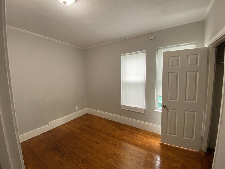 Building Photo - 101 Sydney St