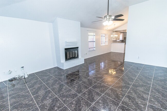 Building Photo - 918 Littleport Ln