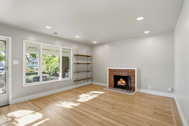 Building Photo - 2682 Coit Dr