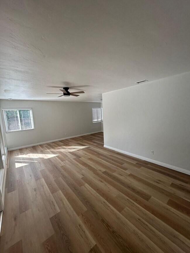 Building Photo - Beautiful Remodeled 3 Bedroom 2 Bath Home,...
