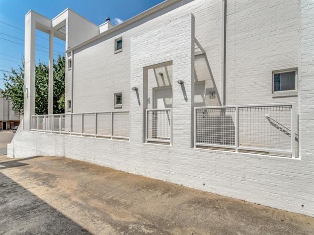 Building Photo - 4214 Buena Vista St
