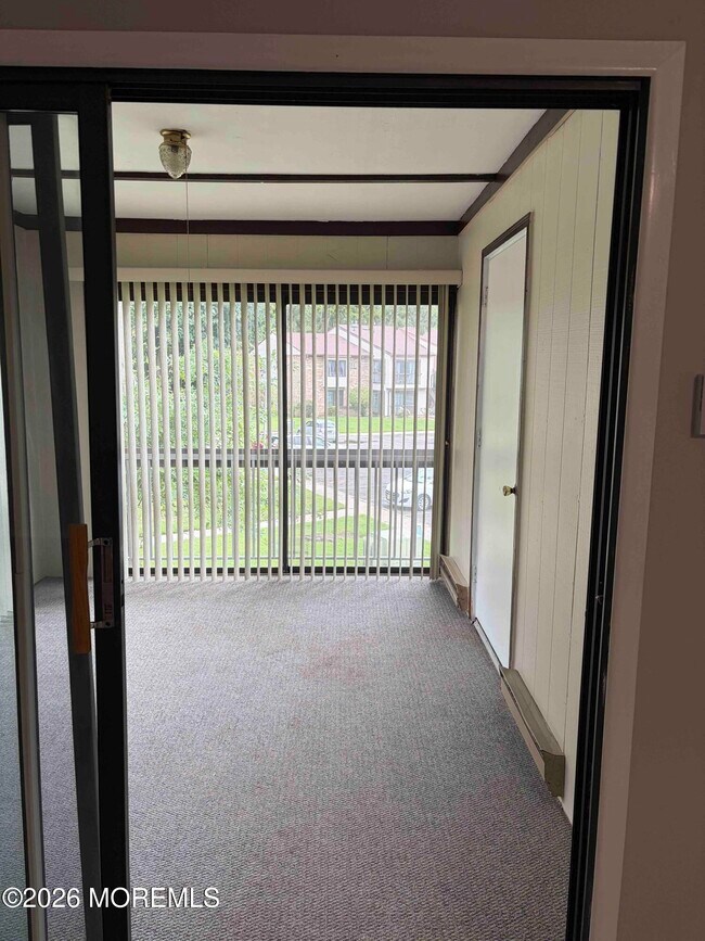 Building Photo - 129 Amberly Dr