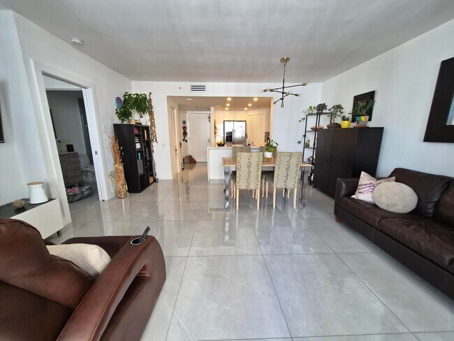 Building Photo - 701 Brickell Key Blvd