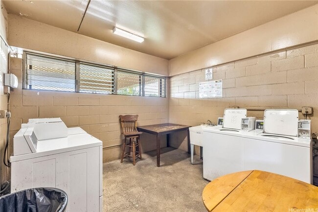 Building Photo - 834 Lehua Ave