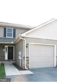 Building Photo - 455 Kentwell Dr