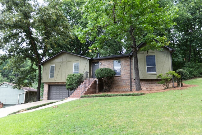 Primary Photo - 605 Bonnie Bell Ln