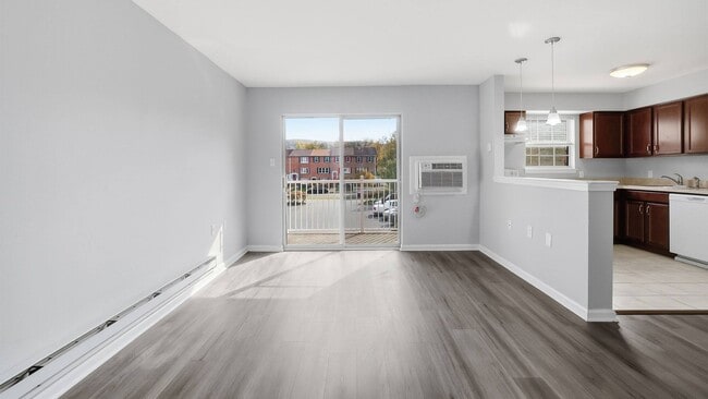 Building Photo - Waters Edge Apartments