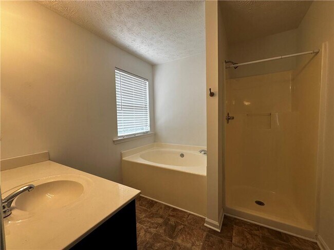 Building Photo - 64 Highlander Way