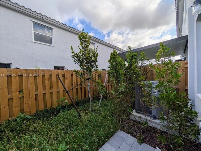 Building Photo - 1172 NW 1st Ter