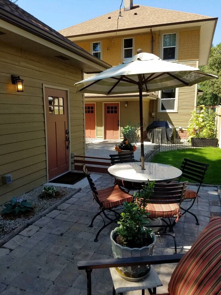 Furnished back patio - 1310 S Phillips Ave
