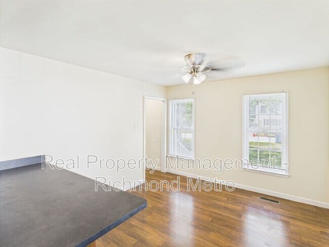 Building Photo - 10649 Genlou Rd