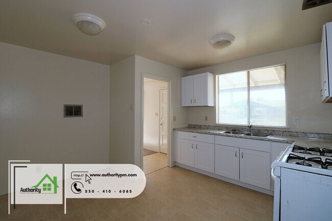 Building Photo - 1378 Aspen Dr