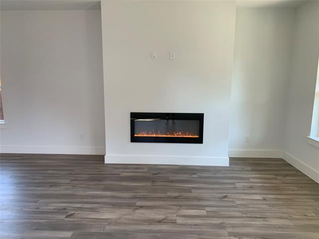 Building Photo - 208 E Park Dr