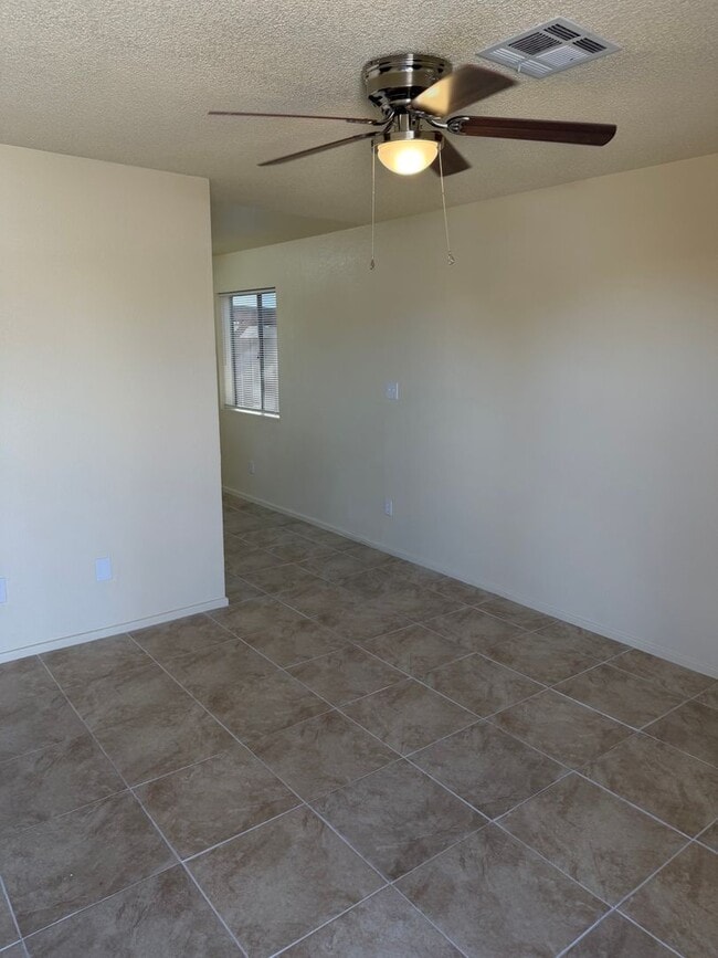 Building Photo - Ready to move in 3 bedroom San Luis Home