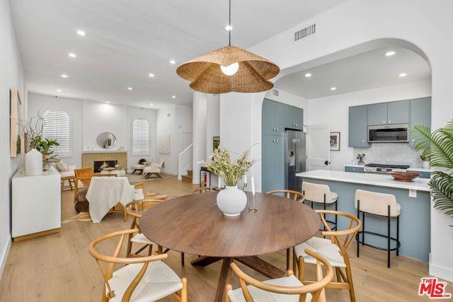 Building Photo - 14234 Dickens St