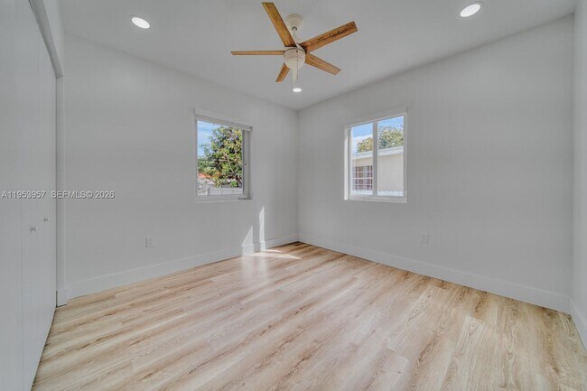 Building Photo - 4345 SW 5th Terrace