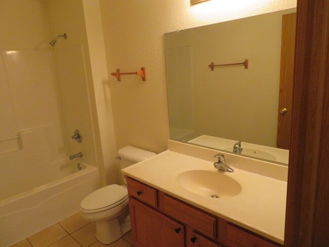 Building Photo - Raco 111/115 Nordic