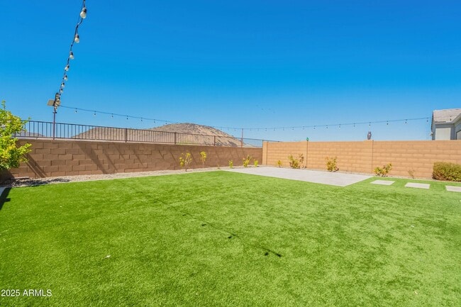 Building Photo - 2055 E Northwood Dr