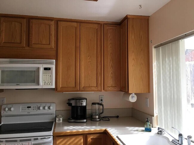 Building Photo - 2208 Summerpark Ct