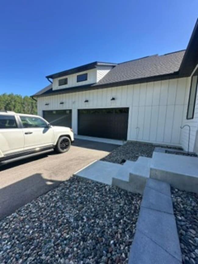 Building Photo - Beautiful Single Family 5 Bed home built in 2024 - Pequot Lakes