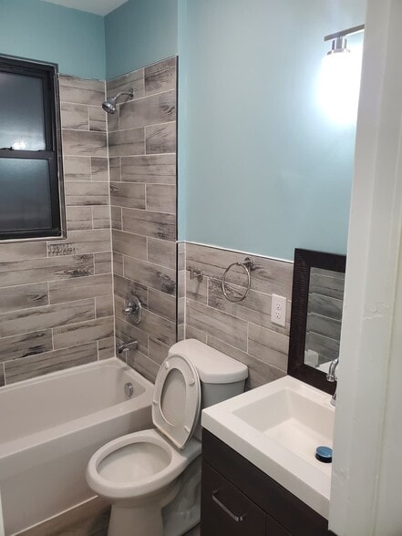 Bathroom - 170 Washington Ave