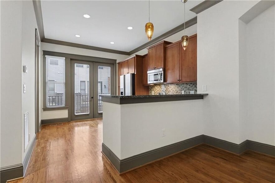 Building Photo - 4657 Magnolia Commons