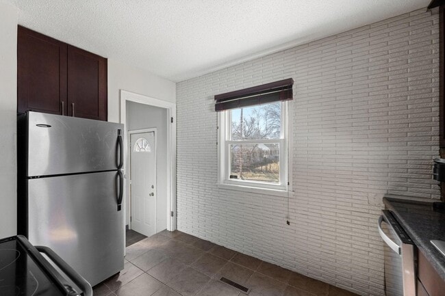 Building Photo - 2901 Zenith Ave N