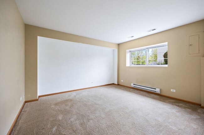 Building Photo - 923 Emerald Dr