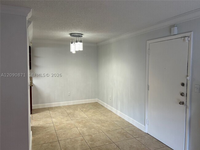 Building Photo - 7200 Fairway Dr