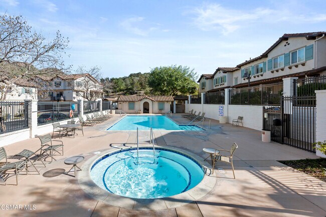 Building Photo - 84 Via Katrina