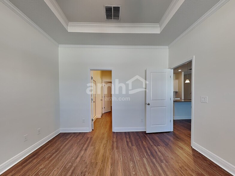 Building Photo - 805 Heavenly Dr