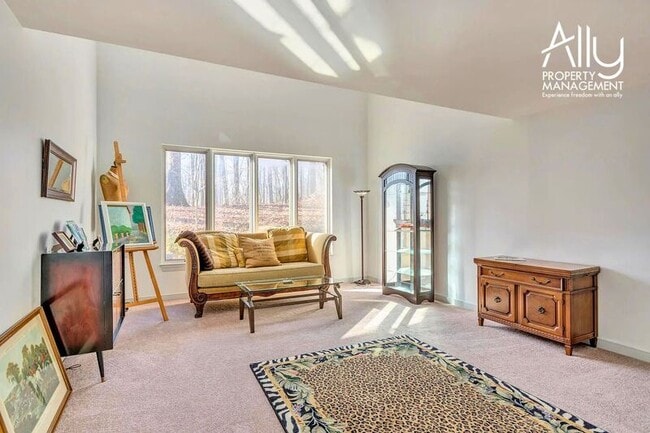 Building Photo - 501 Rookwood Pl