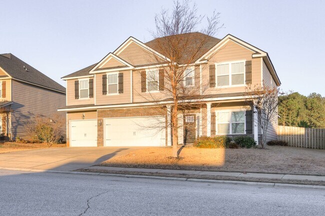 Building Photo - Large House in Grovetown!
