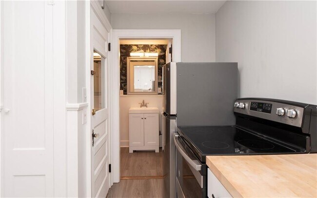 Building Photo - 118 Ruggles Ave
