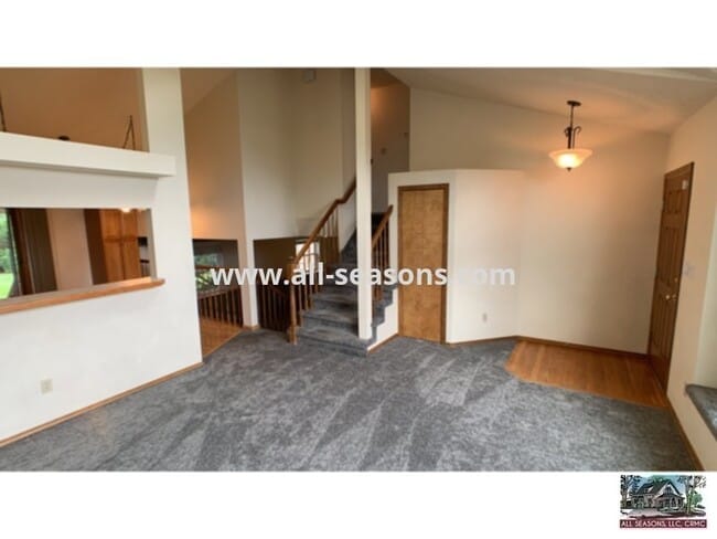 Building Photo - Beautiful home across from park in Fairfax!