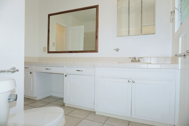 Building Photo - Spacious, Pet Friendly House Near Kailua B...