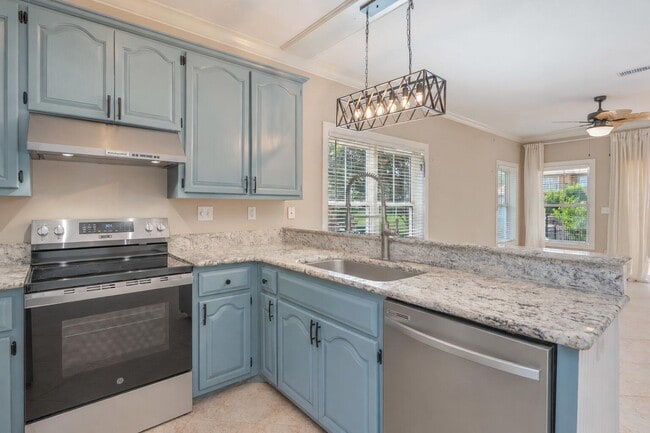 Building Photo - 272 Calusa Blvd