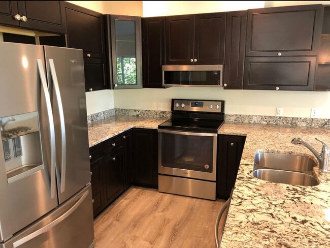 Building Photo - 1019 122nd Ave NE