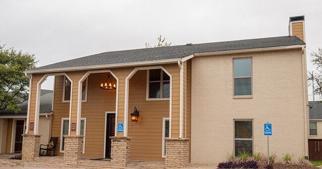 Riviera Apartments Dallas, TX Apartment Finder