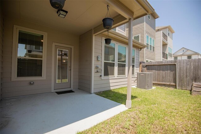 Building Photo - 3415 Avondale Vw Dr