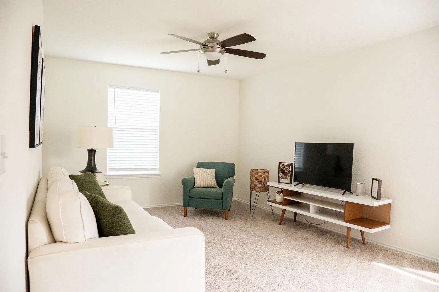 Building Photo - Room in House on Conestoga Wagon Way
