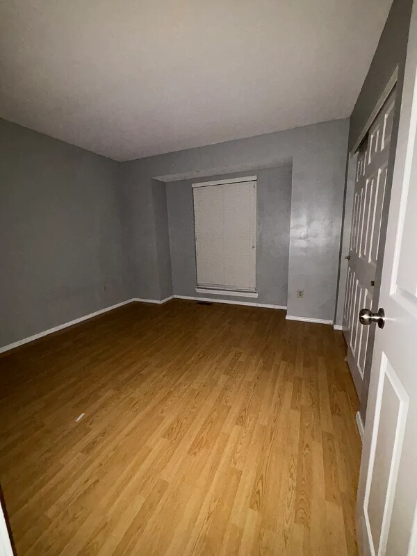 Building Photo - 914 Shandra Dr