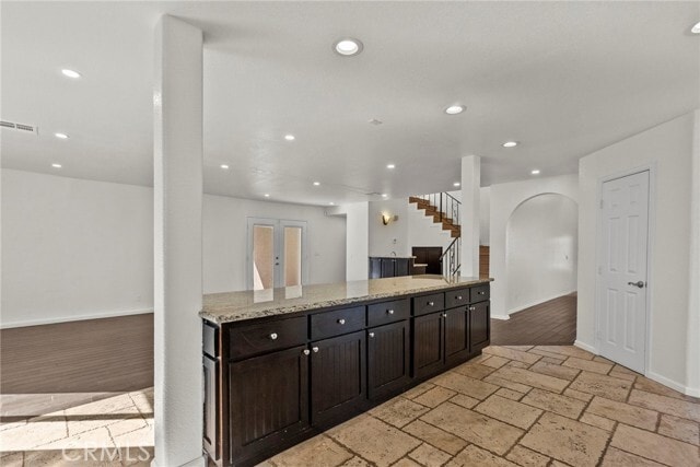Building Photo - 1138 Lakeview Dr