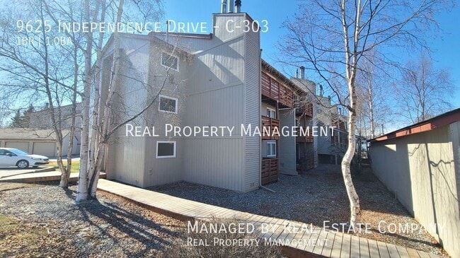 Building Photo - 9625 Independence Dr